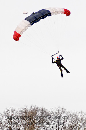 SkydivingSanta-2