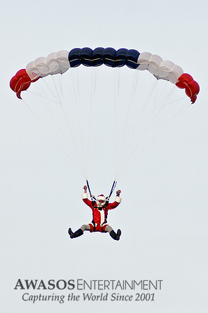 SkydivingSanta-5