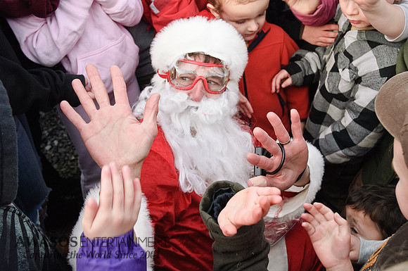 SkydivingSanta-10