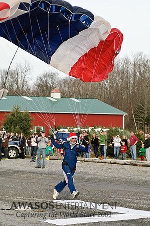 SkydivingSanta-3