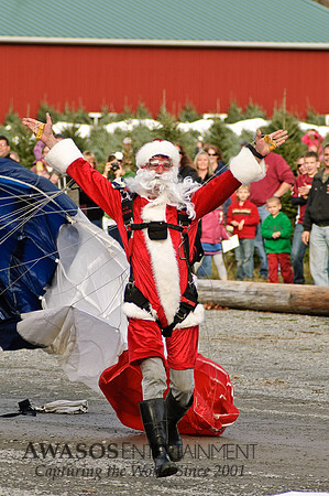 SkydivingSanta-8